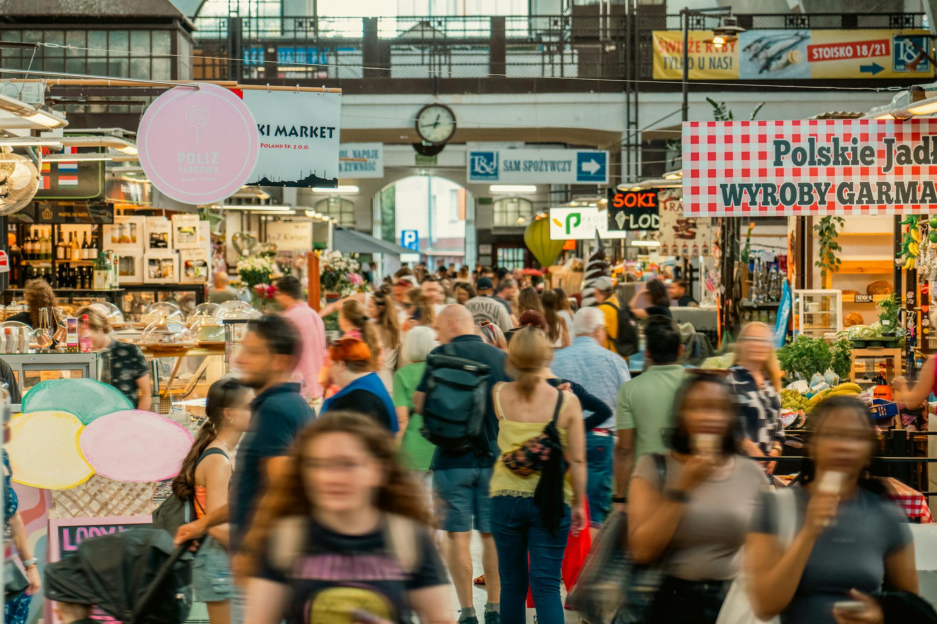 Manchester neighbourhoods guide diverse food market and dining