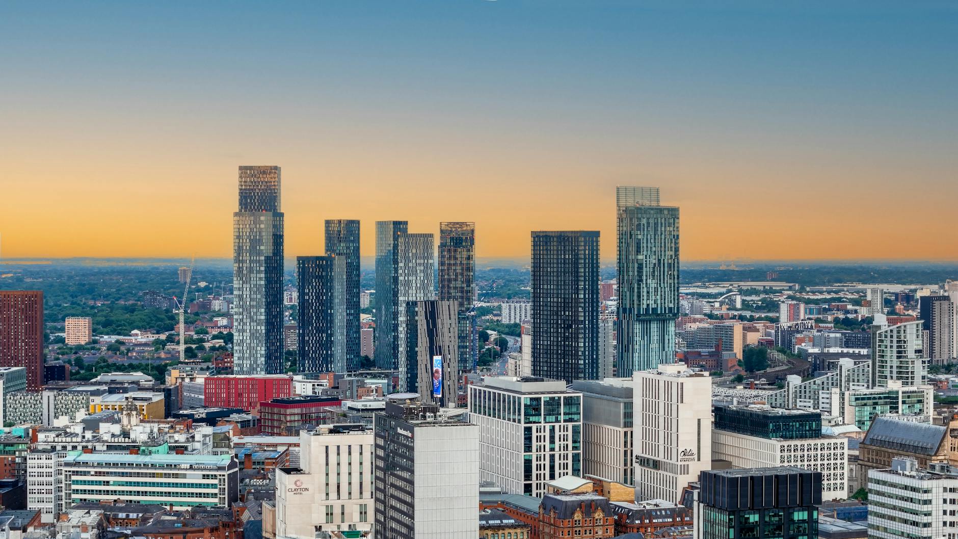 Planning Your Manchester Trip: The Complete Travel Guide 2 Manchester skyline — plan your Manchester travel guide trip to this vibrant city