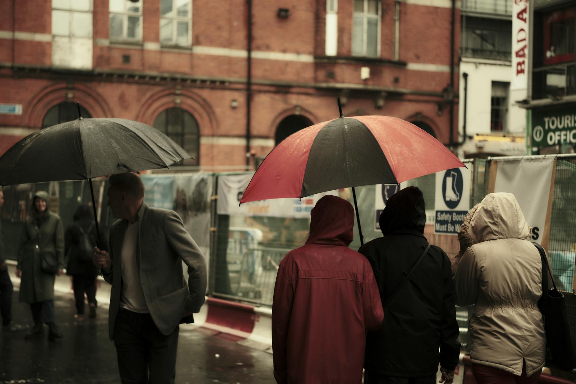 Planning Your Manchester Trip: The Complete Travel Guide 3 Manchester weather — rain is common but rarely lasts all day