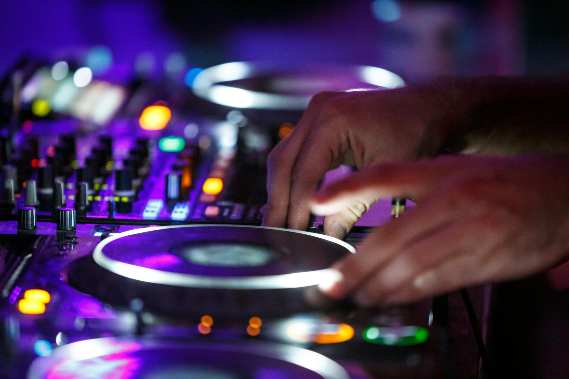 Manchester Music Scene: A Complete Guide for Music Lovers 5 Manchester music scene — DJs and electronic music thrive in the city's clubs