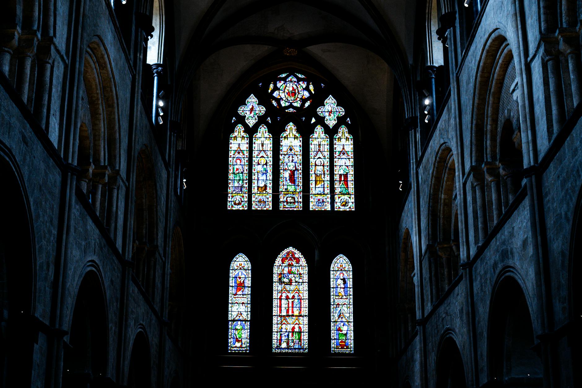 Chester Day Trip from Manchester: The Complete 2026 Guide (Walls, Rows, Zoo & Roman Heritage) 4 Chester Cathedral Norman Gothic architecture stained glass