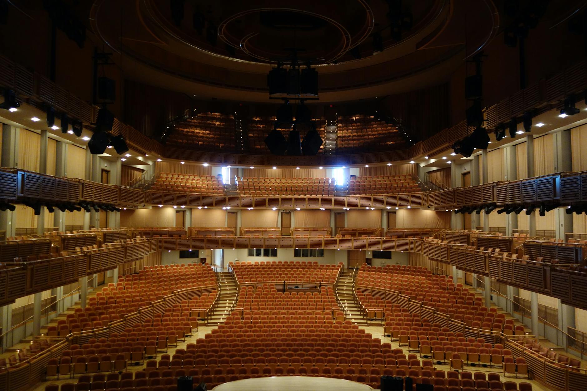 The Lowry Manchester: Theatre & Gallery Visitor Guide 2026 4 The Lowry theatre auditorium Salford stage performance