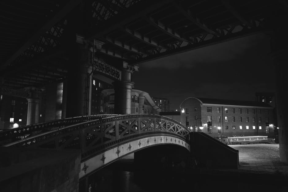 Things to Do in Manchester at Night: Complete Evening Guide (2026) 8 Manchester canal at night lights