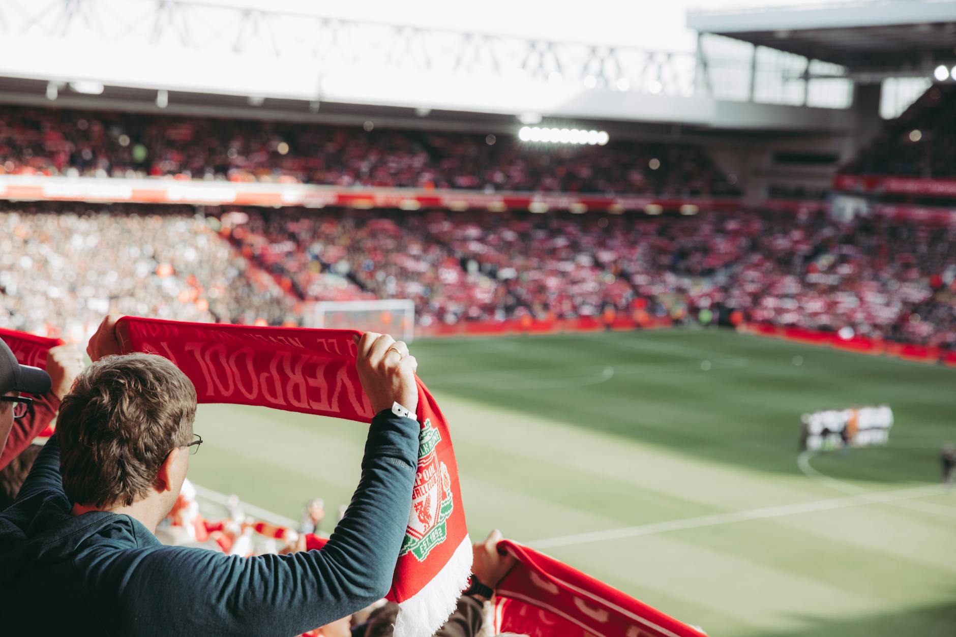 How to Get Manchester United & City Match Tickets: 2026 Buying Guide 2 Manchester football match Premier League stadium crowd atmosphere