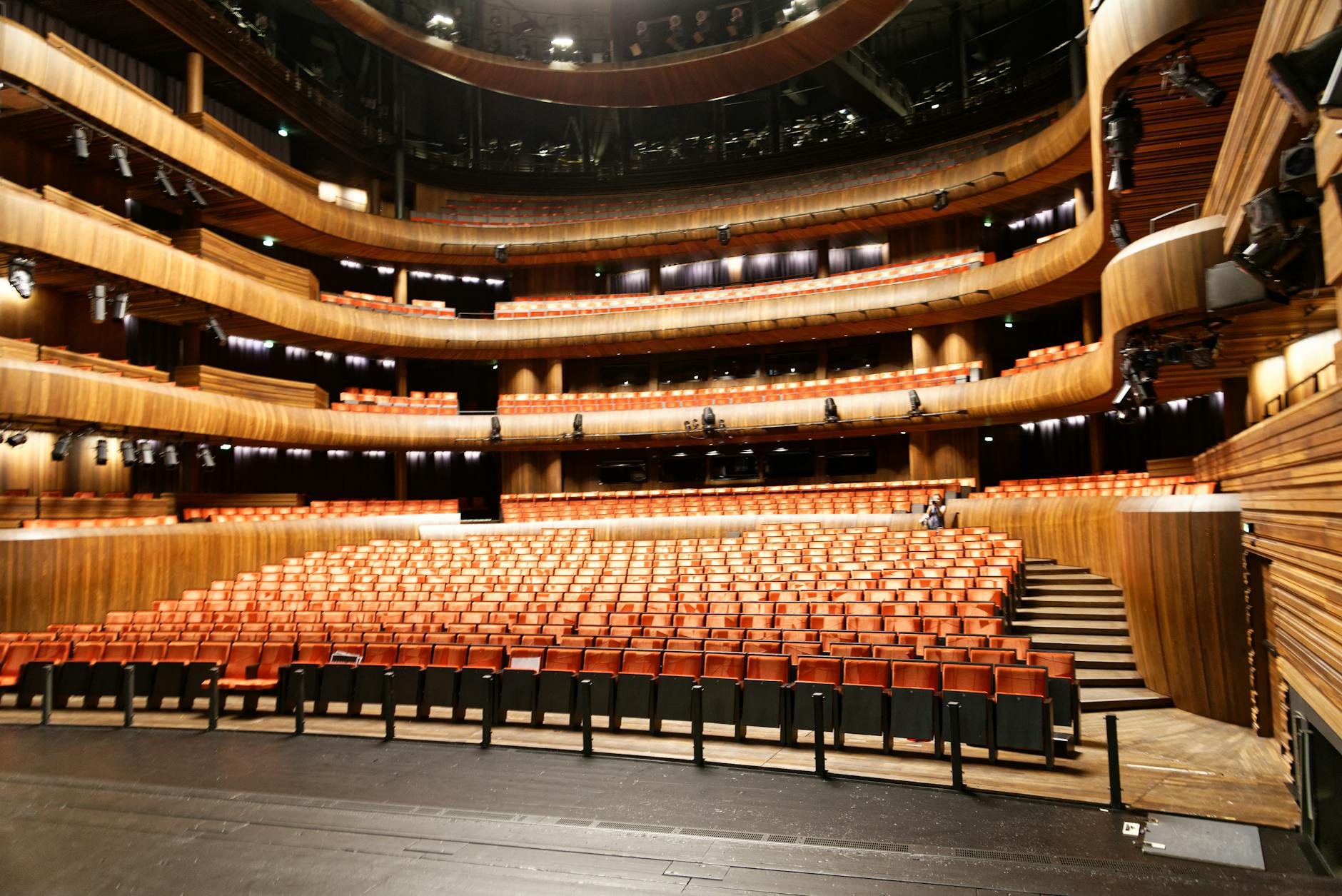 Manchester International Festival: Complete Guide to MIF & Factory International (2026) 3 Theatre performance stage immersive contemporary arts dance