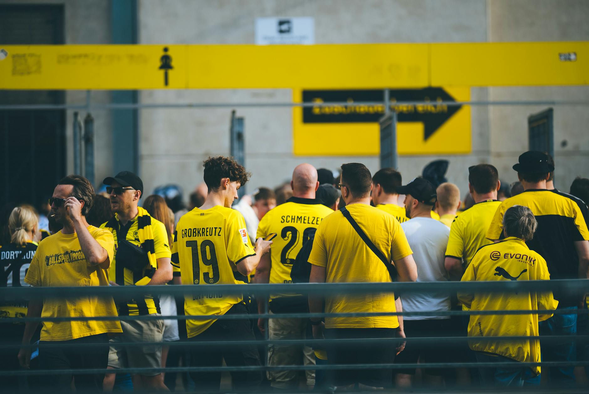 Manchester Match Day Guide for Tourists: Old Trafford & Etihad (2026) 2 Manchester football matchday fans Old Trafford stadium pre-match atmosphere
