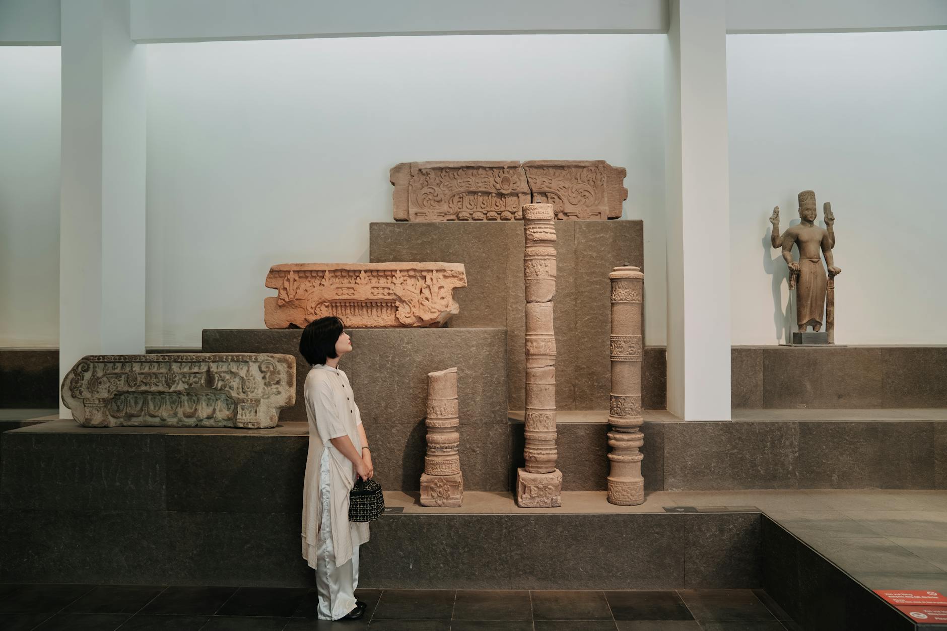 Manchester Museum: Complete Visitor Guide 2026 (European Museum of the Year) 4 Museum exhibition diverse cultural artefacts South Asia gallery
