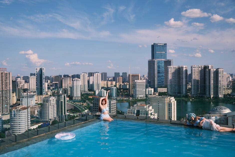 Best Rooftop Bars & Terraces in Manchester (2026 Guide) 5 Manchester rooftop pool King Street