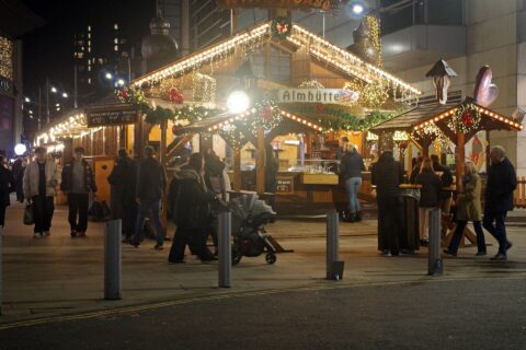 Manchester Christmas Markets 2026: Ultimate Guide (Dates, Stalls & Best Times) 1 Manchester Christmas Markets 2026: Ultimate Guide (Dates, Stalls & Best Times)