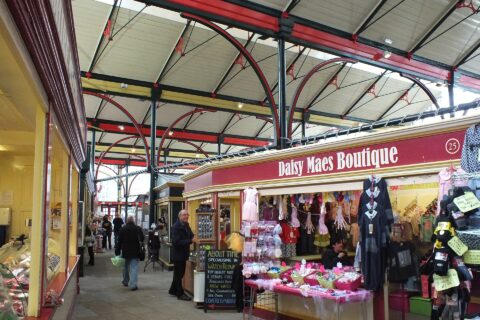 Manchester Markets Guide: Vintage, Food & Sunday Markets (2026) 5 Manchester Markets Guide: Vintage, Food & Sunday Markets (2026)